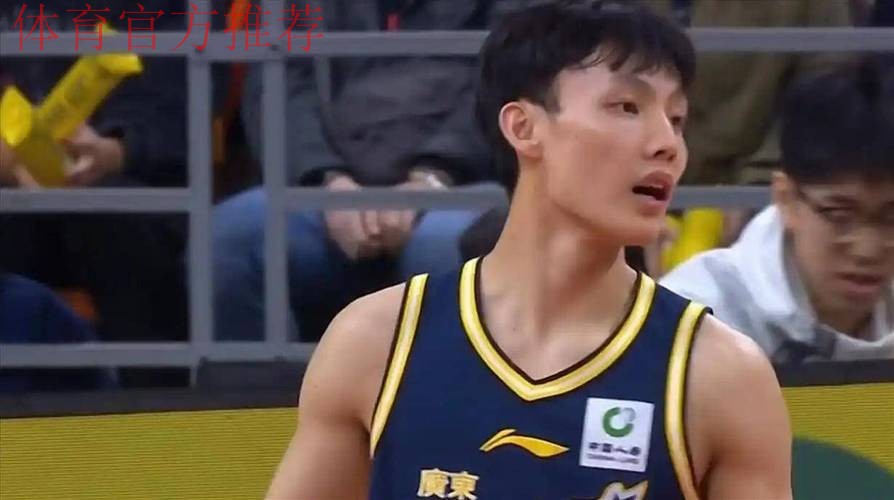 首战广东曝巨大隐患！徐杰伤退引进攻崩盘，最后希望寄予麦考尔了