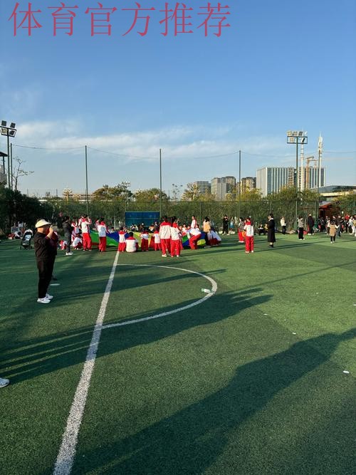 玩转足球 放飞希望——东胜区金融广场幼儿园足球运动纪实