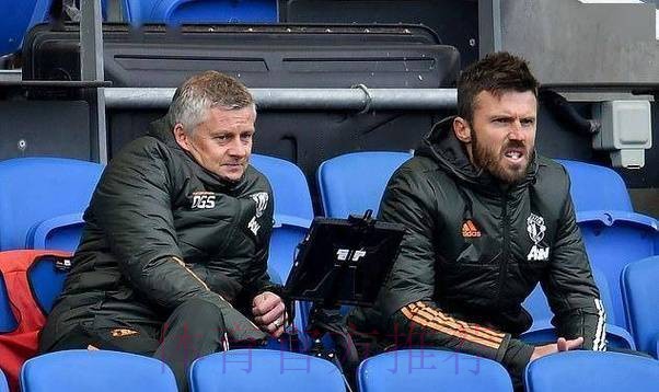 曼联毫无斗志，问题积重难返！球迷竟喊话请回阿莫林，阵容是病根